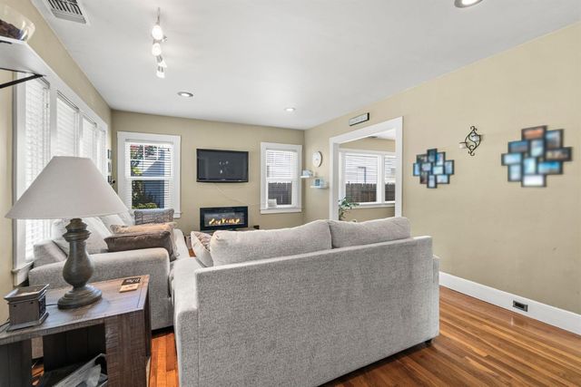 3128 N St, Sacramento, CA 95816