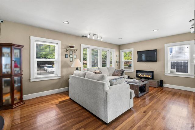 3128 N St, Sacramento, CA 95816