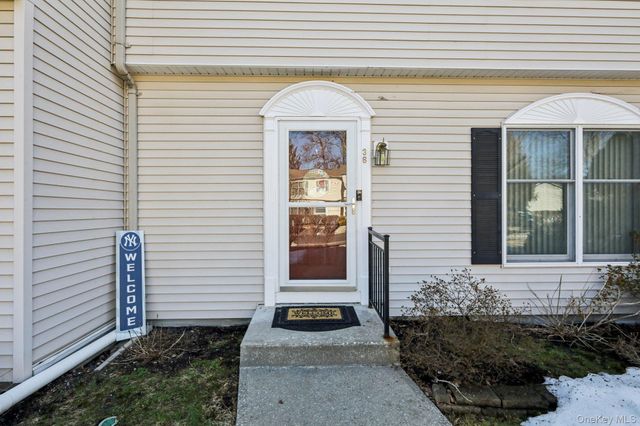 36 Lackawanna Trail, Suffern, NY 10901