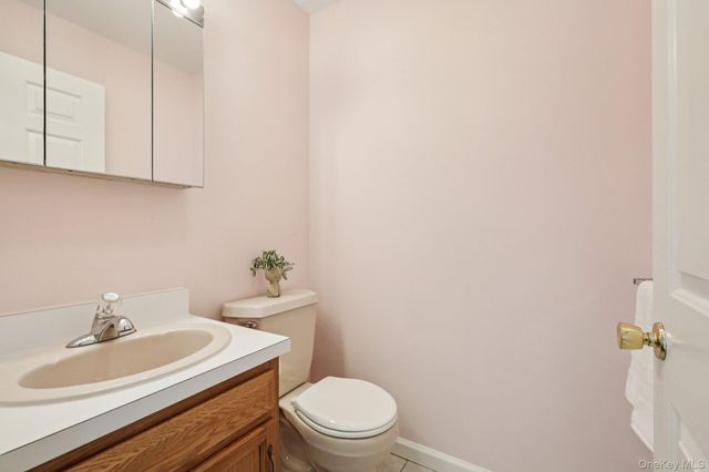 36 Lackawanna Trail, Suffern, NY 10901