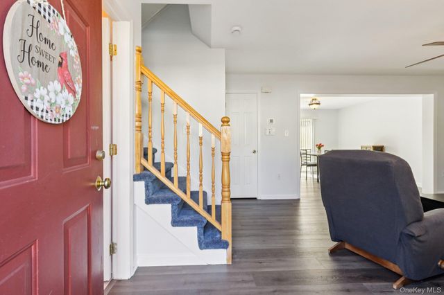 36 Lackawanna Trail, Suffern, NY 10901