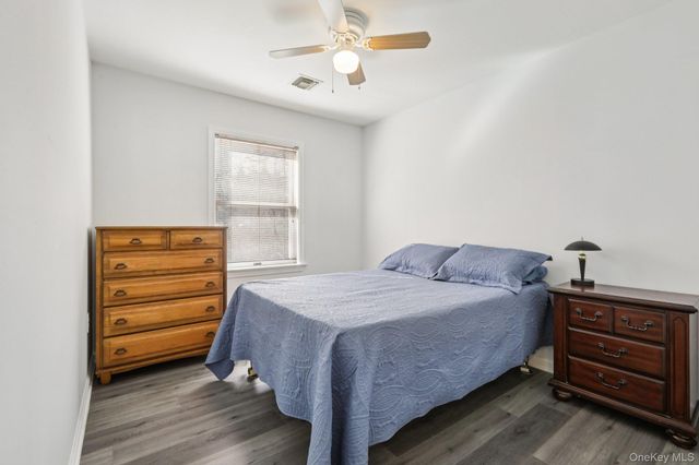 36 Lackawanna Trail, Suffern, NY 10901