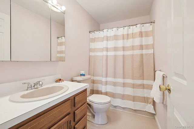 36 Lackawanna Trail, Suffern, NY 10901