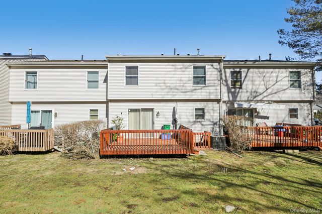 36 Lackawanna Trail, Suffern, NY 10901