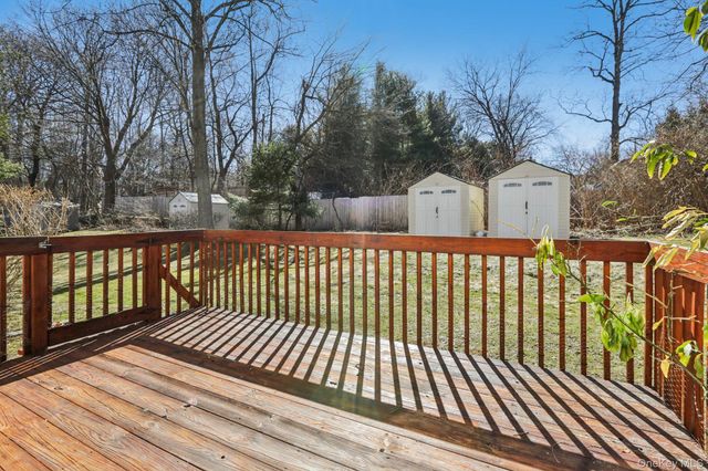 36 Lackawanna Trail, Suffern, NY 10901