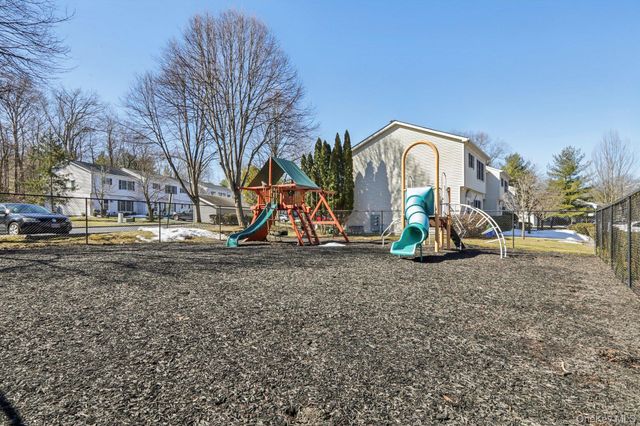 36 Lackawanna Trail, Suffern, NY 10901