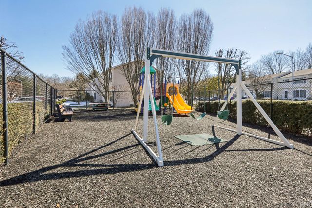 36 Lackawanna Trail, Suffern, NY 10901