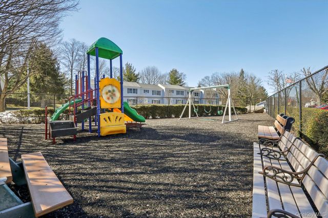 36 Lackawanna Trail, Suffern, NY 10901