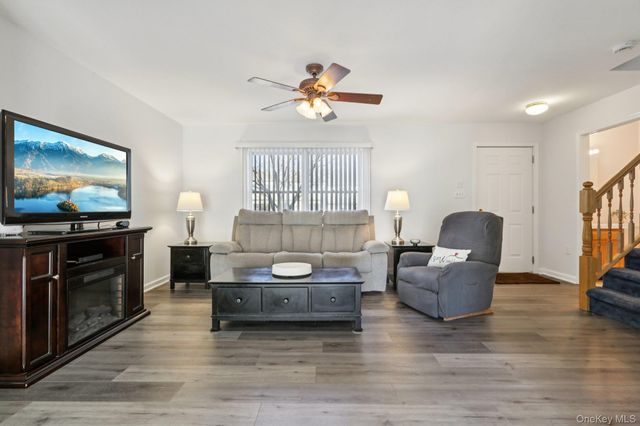 36 Lackawanna Trail, Suffern, NY 10901