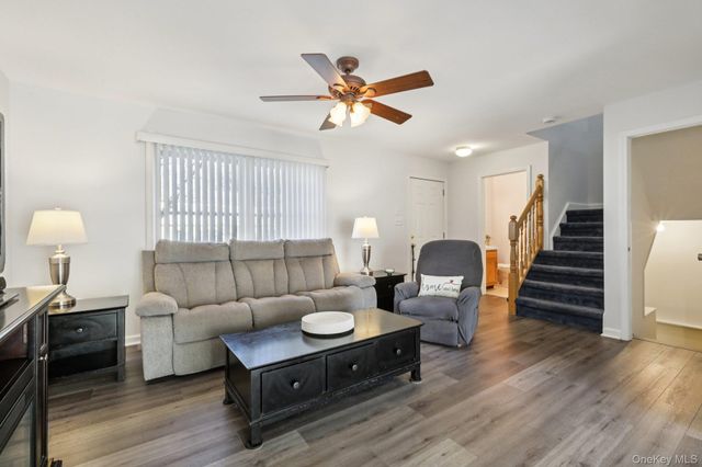 36 Lackawanna Trail, Suffern, NY 10901