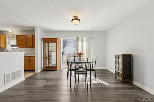 36 Lackawanna Trail, Suffern, NY 10901