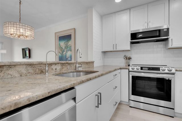 862 HUDSON AVENUE 862, Sarasota, FL 34236