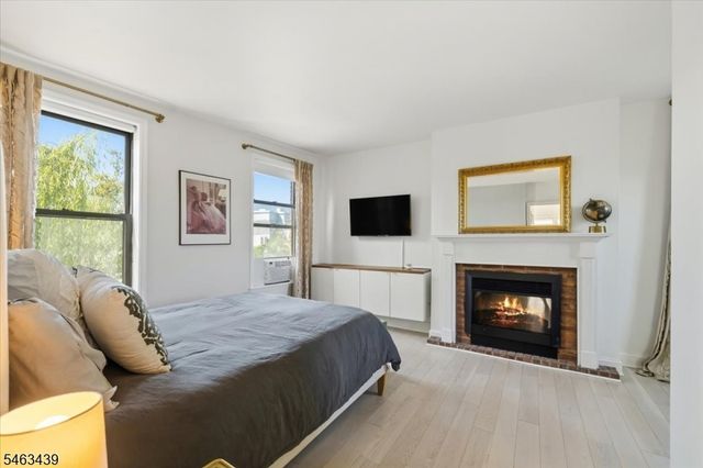 273 Monmouth St 273C, Jersey City, NJ 07302