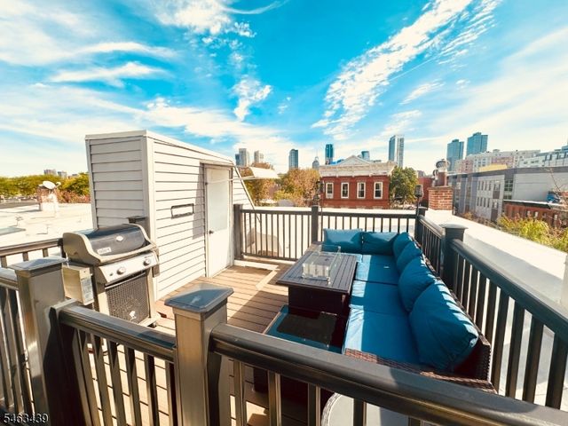 273 Monmouth St 273C, Jersey City, NJ 07302
