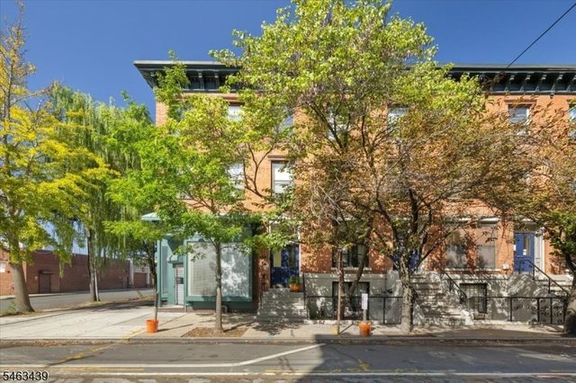 273 Monmouth St 273C, Jersey City, NJ 07302