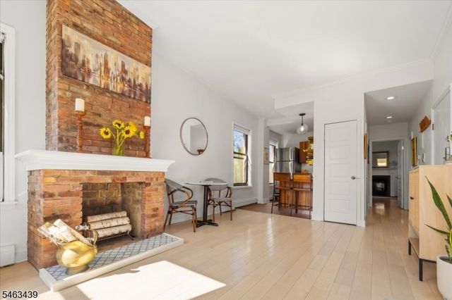 273 Monmouth St 273C, Jersey City, NJ 07302