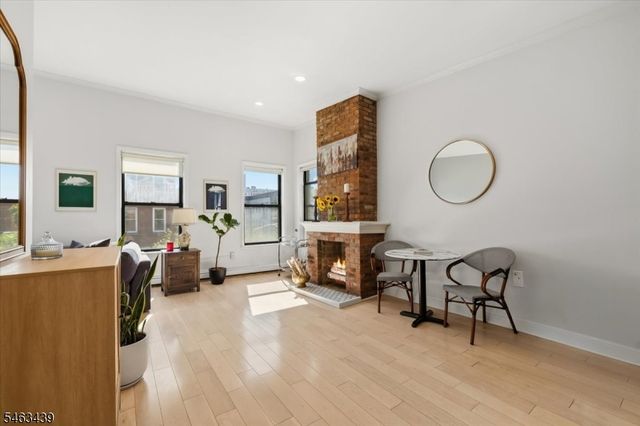273 Monmouth St 273C, Jersey City, NJ 07302