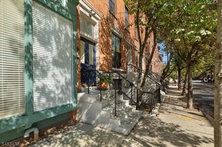 273 Monmouth St 273C, Jersey City, NJ 07302