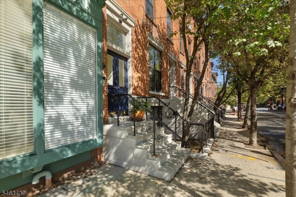 273 Monmouth St 273C, Jersey City, NJ 07302 — exterior