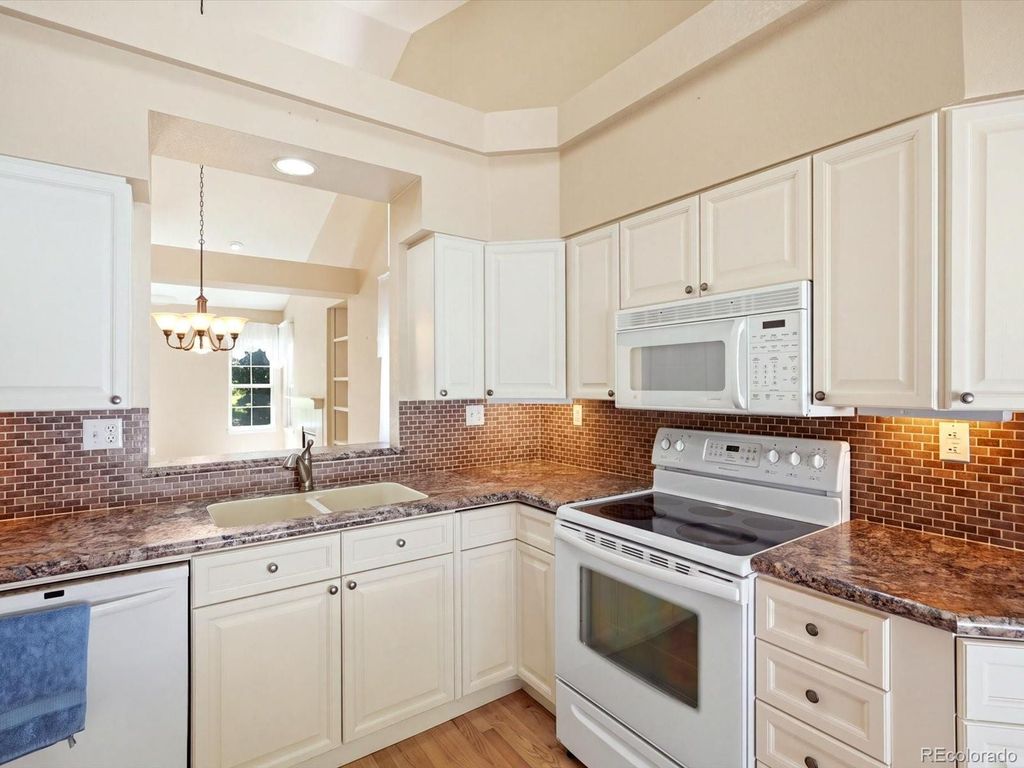 Image 10 of property listing at 9805 Carmel Court, Lone Tree, CO 80124