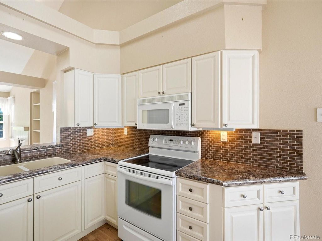 Image 11 of property listing at 9805 Carmel Court, Lone Tree, CO 80124
