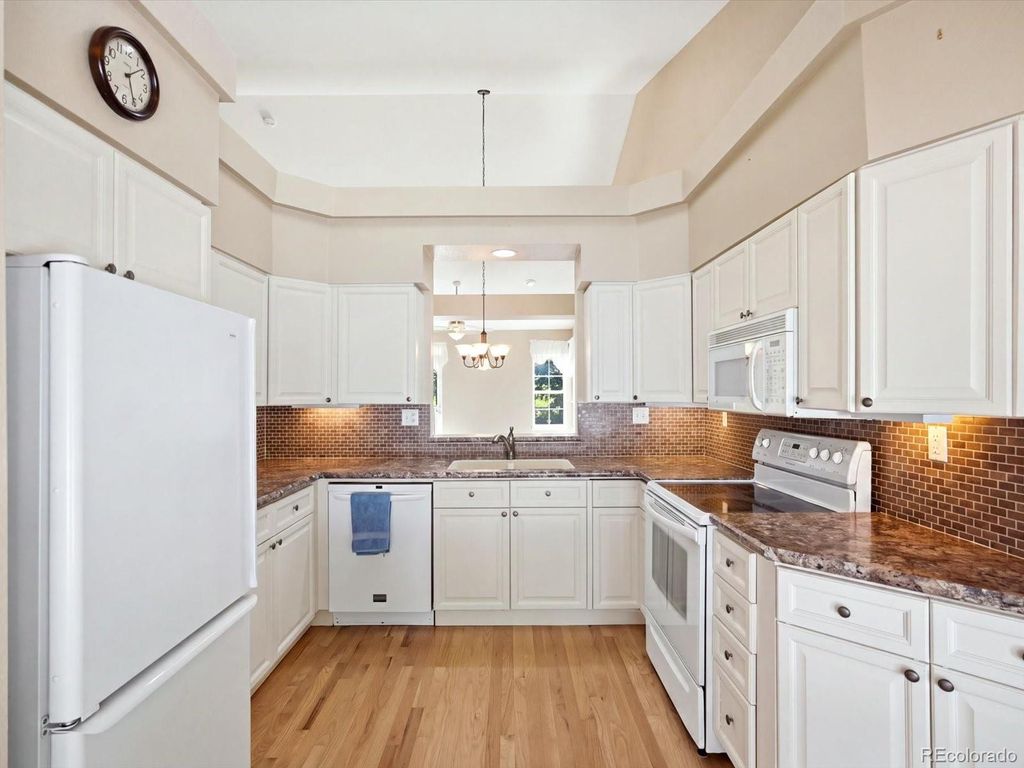 Image 8 of property listing at 9805 Carmel Court, Lone Tree, CO 80124
