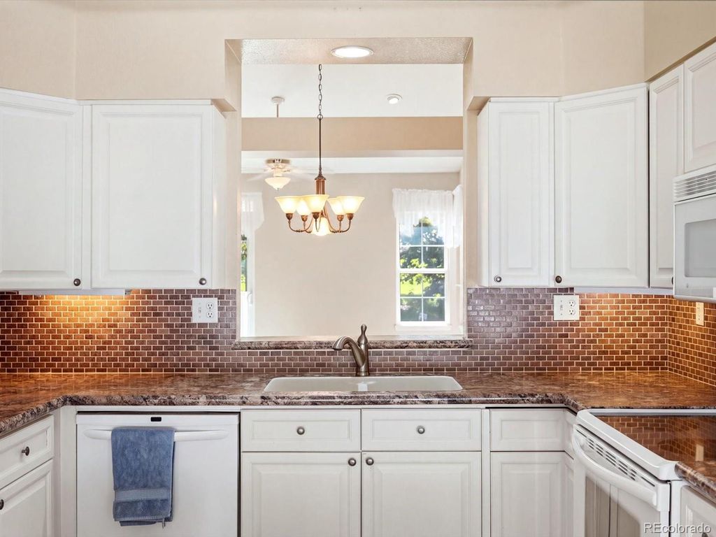 Image 9 of property listing at 9805 Carmel Court, Lone Tree, CO 80124
