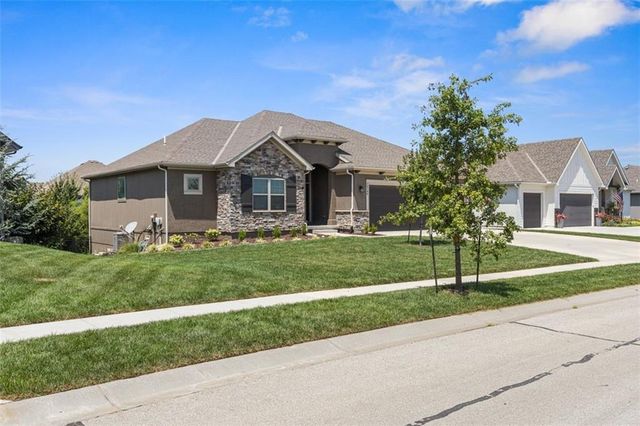 19700 Norton Street, Spring Hill, KS 66083