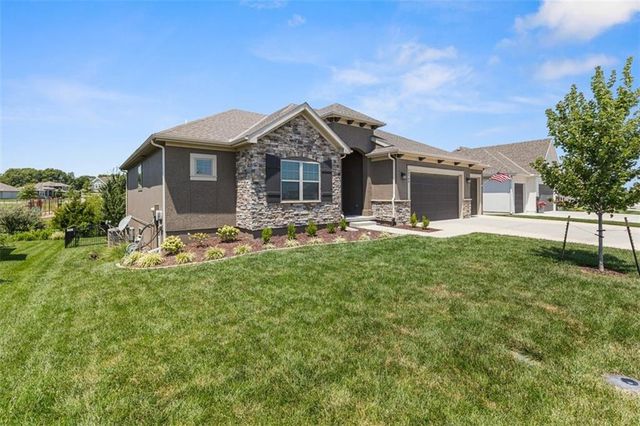 19700 Norton Street, Spring Hill, KS 66083