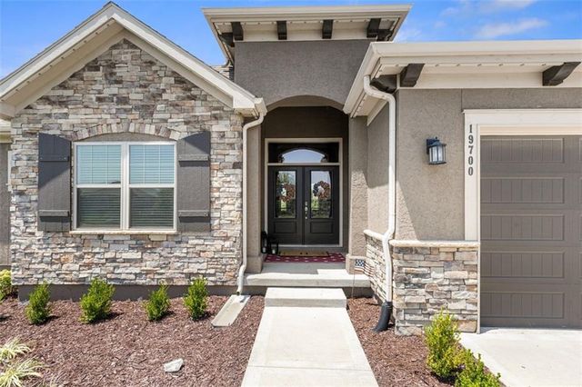 19700 Norton Street, Spring Hill, KS 66083