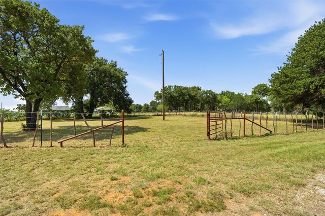 714 Hcr 1248, Whitney, TX 76692