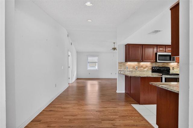 4861 SQUIRE HOLLOW DR, Lakeland, FL 33801