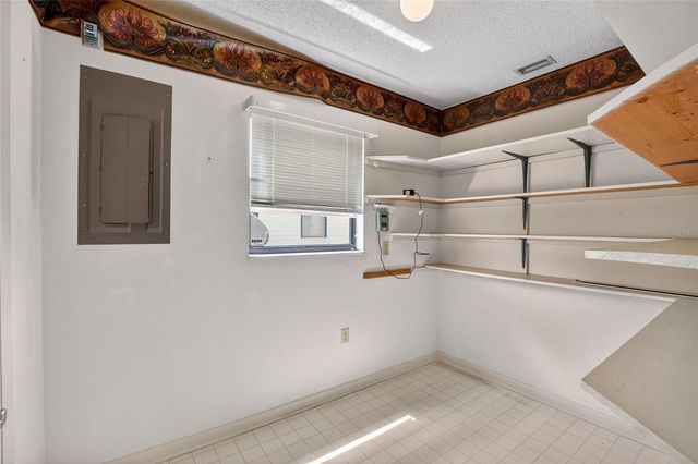 4861 SQUIRE HOLLOW DR, Lakeland, FL 33801