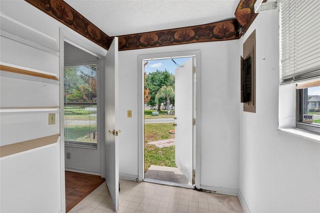 4861 SQUIRE HOLLOW DR, Lakeland, FL 33801