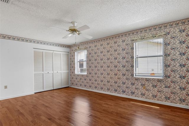 4861 SQUIRE HOLLOW DR, Lakeland, FL 33801