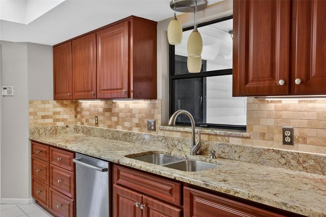 4861 SQUIRE HOLLOW DR, Lakeland, FL 33801