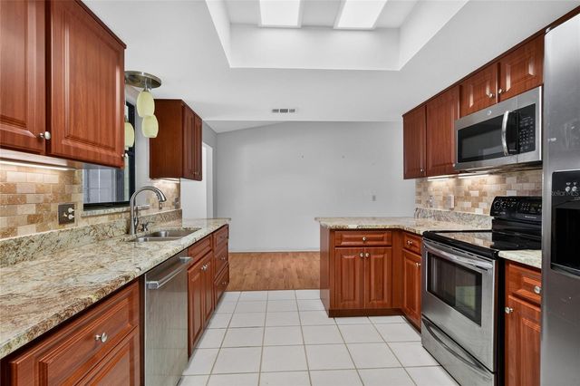 4861 SQUIRE HOLLOW DR, Lakeland, FL 33801