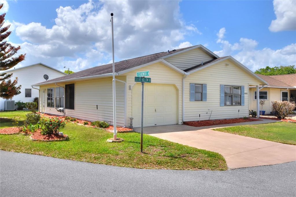 4861 SQUIRE HOLLOW DR, Lakeland, FL 33801