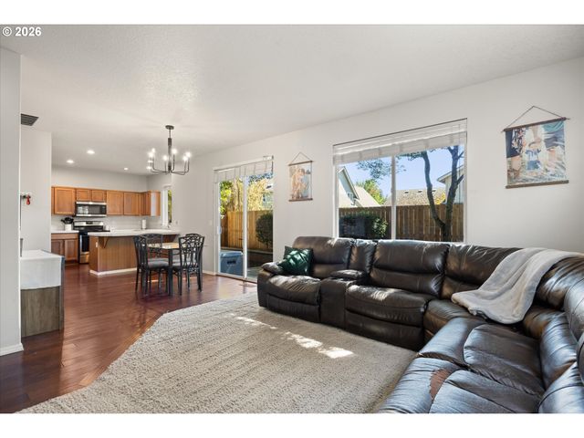 8310 Sw NORFOLK Ln, Portland, OR 97224
