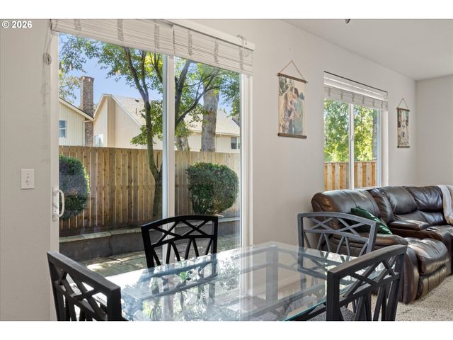 8310 Sw NORFOLK Ln, Portland, OR 97224