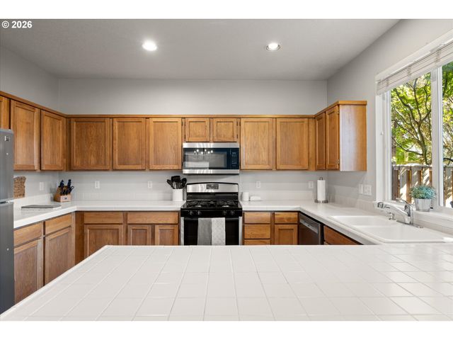 8310 Sw NORFOLK Ln, Portland, OR 97224