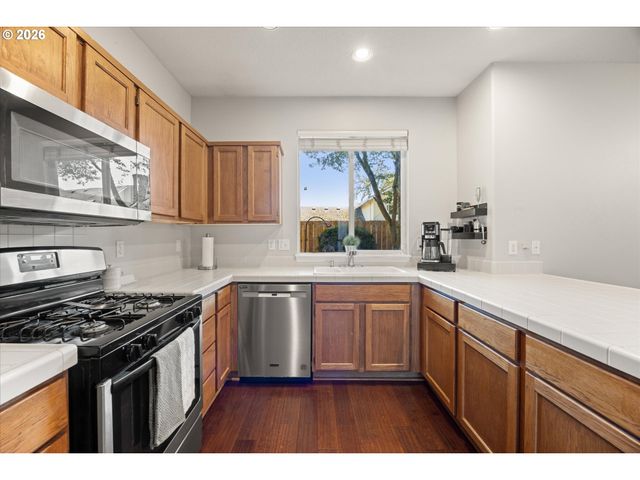 8310 Sw NORFOLK Ln, Portland, OR 97224