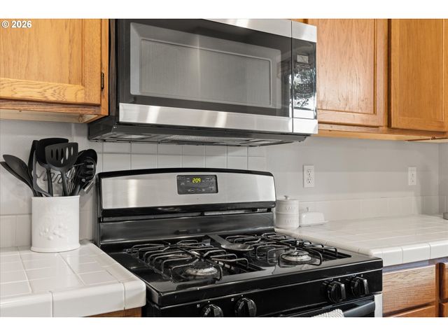 8310 Sw NORFOLK Ln, Portland, OR 97224