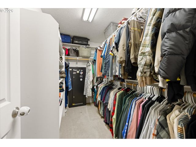 8310 Sw NORFOLK Ln, Portland, OR 97224
