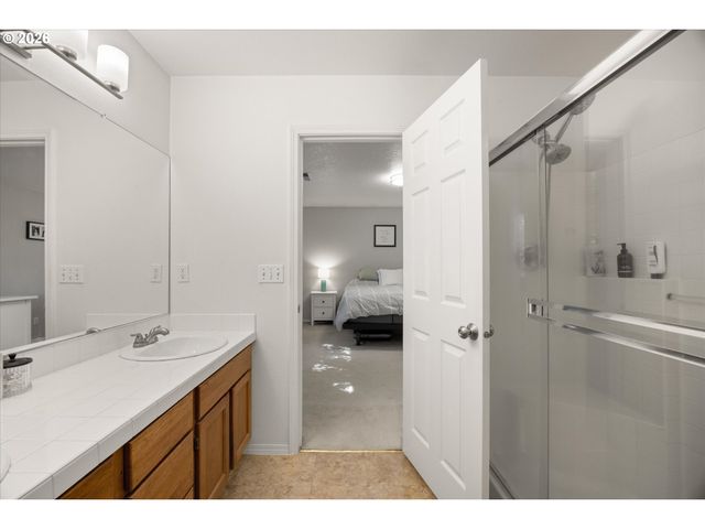 8310 Sw NORFOLK Ln, Portland, OR 97224