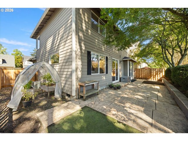 8310 Sw NORFOLK Ln, Portland, OR 97224