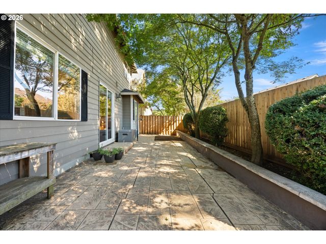 8310 Sw NORFOLK Ln, Portland, OR 97224
