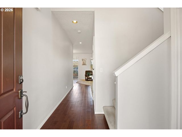 8310 Sw NORFOLK Ln, Portland, OR 97224
