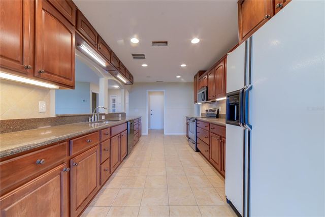 12255 VIRGINIA DRIVE, Leesburg, FL 34788