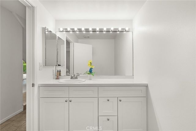 23760 Harwich Place, West Hills, CA 91307